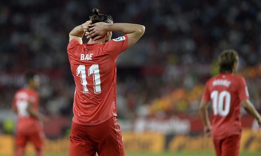 皇马借机器给市政府扫雪 马德里市长表达感谢 皇马借机器给市政府扫雪 马德里市长表达感谢