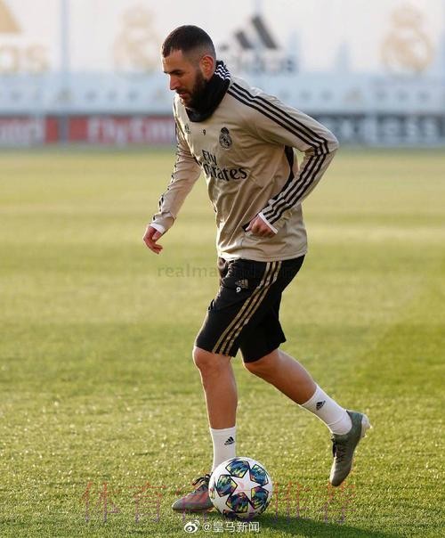 F-门迪缺席皇马今日训练 贝尔室内进行恢复性训练